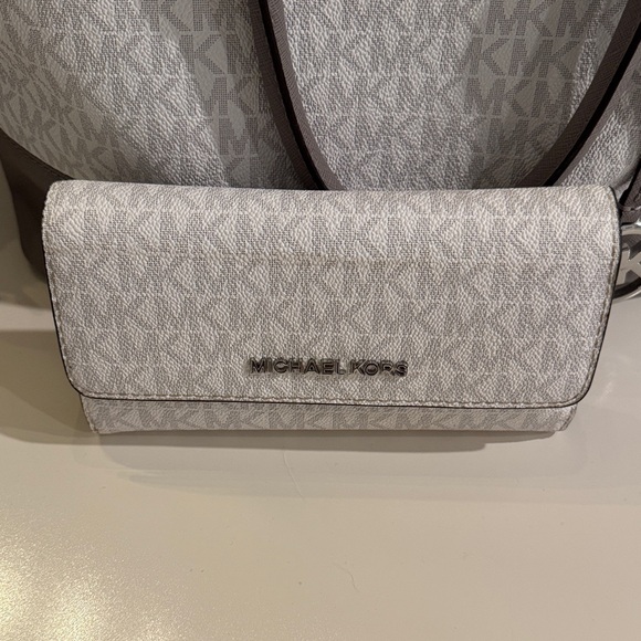 Michael Kors Two-Tone Gray Tote Bag - Picture 7 of 8
